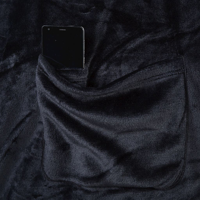 Batanije me mëngë DecoKing Lazy Blanket Smooth Classic, 150x180 cm, e zezë
