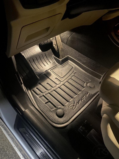 Tapa gome 3D Stingray për BMW X1 F48 2015-2022, set 5 copë, ngjyrë e zezë
