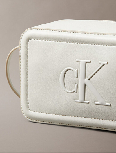 Çantë për femra Calvin Klein, e bardhë
