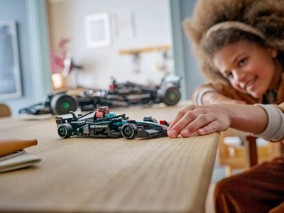 Lodër LEGO Mercedes AMG F1 Racing Car 77244, makinë garash, shumëngjyrëshe