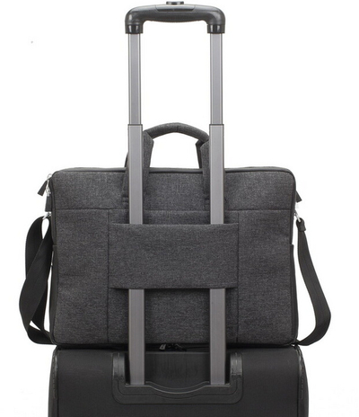 Çantë Riva Case 8831 për MacBook Pro dhe laptop 15.6'', e zezë