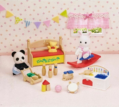 Set lodrash Sylvanian Families 5709 Baby's Toy Box, bebet Snow Rabbit edhe Panda, për shpi kukullash, me ngjyra nga të gjitha