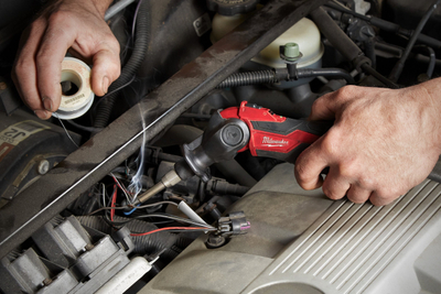 Pjastër saldimi pa kabllo Milwaukee M12 SI 0, 12V, ngrohje e shpejtë, e kuqe