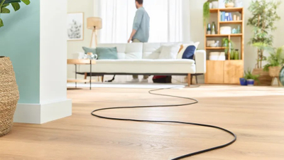 Fshesë me korent Bosch BGB38RD2, 600W, me kabllo, e kuqe e zezë