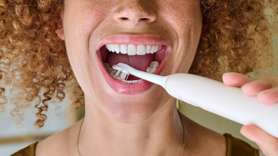 Koka furçe elektrike Philips Sonicare A3 HX9094/87, set 4 copë, sistem click on, të bardha