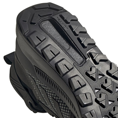 Atlete malore Adidas Terrex Trailmaker Mid GTX me Gore‑Tex, shollë Traxion, ngjyrë e zezë