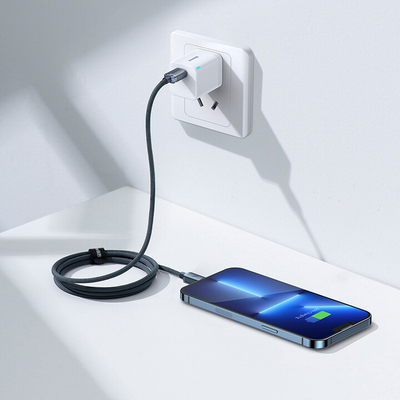 Kabllo karikimi / të dhënash Baseus Crystal Shine Series USB-C - Lightning, 20W, 1.2m, e zezë