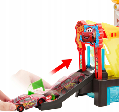 Set lodrash Disney Pixar Cars Colour Changers Lightning McQueen Car Wash, lavazh makinash që ndërron ngjyrë