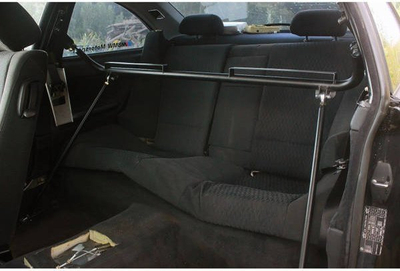 Shufër sigurie Harness Bar për rripa sportivë BMW E46 Coupe / Compact, e zezë