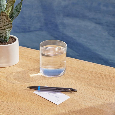 Stilolaps me topth Parker IM, medium, i zi me unazë blu