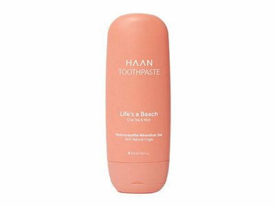 Set HAAN Tiny Coral - krem për duar Carrot Kick 50 ml + pastë e dhëmbëve Life's a Beach 55 ml + sprej për pastrimin e duarve Sunset Fleur 30 ml