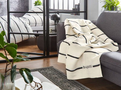 Ќебе Bugatti Jacquard Blanket, 150x200 cm, памук микровлакна, бело со црни линии