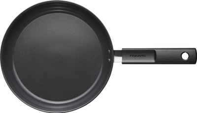 Tigan gatimi Fiskars Hard Face, 24 cm, me shtresë qeramike jo ngjitëse, i zi