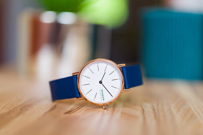 Orë dore Skagen Signatur Lille SKW2838, rrip lëkure, mban ujë deri 30m, blu
