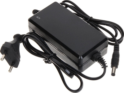 Adaptues rryme universal 12V 2A, 24W, prizë 2.1/5.5 mm, i zi