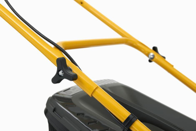 Kositëse bari Stiga Collector 548 Ae Kit, me bateri 48V 4Ah, gjerësi prerje 46 cm, verdh e zezë