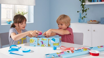 Dispenser shirit ngjitës Tesa 57857, 19mm, metalik, blu e kuqe