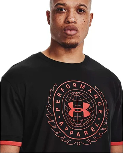 Bluzë sportive Under Armour Crest për burra, me mëngë të shkurtra, material i hollë i lehtë, e zezë