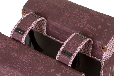 Çantë dyshe biçiklete Basil Boheme Double Bag, 35L, me reflektorë, ngjyrë e kuqe vishnje