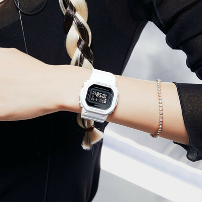 Orë digjitale Casio G-Shock Original GMD-S5600-7ER (322), e bardhë
