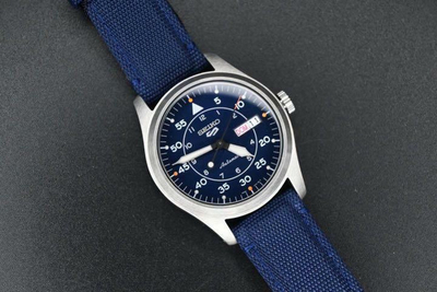 Orë dore Seiko 5 Sports Automatic SRPH31K1