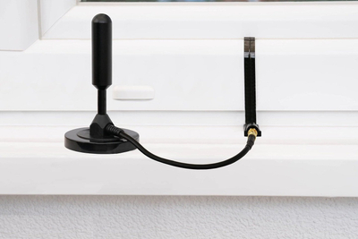 Kabllo koaksiale Kabelmeister FD-S20MF, kalim nga dritarja për HF, SMA plug në SMA jack, 0.2m, e zezë