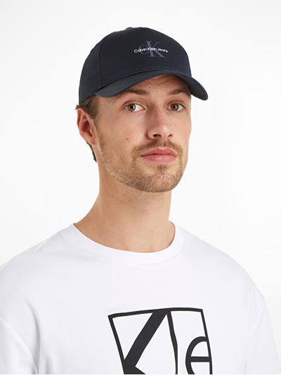 Kapele për meshkuj Calvin Klein, e zezë