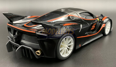 Maket makine Bburago Ferrari FXX K, 1:18, #5, e zezë me portokalli