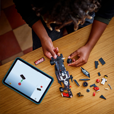 Сет ЛЕГО Спид Чемпионс МониГрам Хаас Ф1 Тим VF-24 тркачки автомобил, тркачки автомобил Ф1, за возраст 10+, повеќебоен