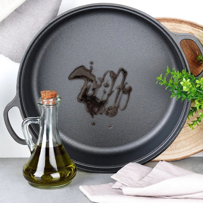 Tigan gize NAVA Orion, 30 cm, për gaz dhe induksion, i zi