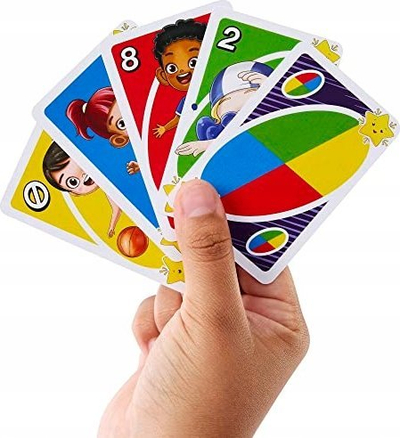 Loja me letra Mattel UNO Junior Move, për kalamaj 3+, 2-4 lojtarë, shumëngjyrëshe