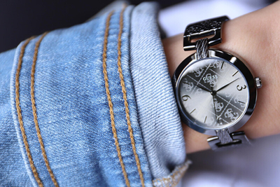 Orë dore Guess G Luxe W1228L4