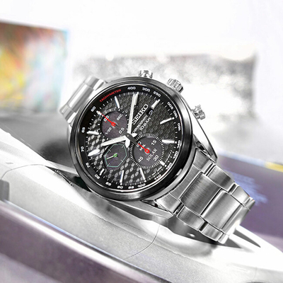Orë dore Seiko Solar Chronograph Macchina Sportiva SSC803P1