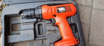 Trapano pa kabllo Black+Decker, 12V, me valixhe plastike, portokalli