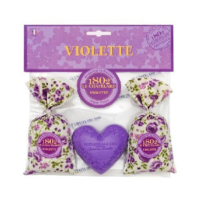 Set dhuratë me aromë të luleve vjollce Le Chatelard 2 x 18 g qese aromatike + Sapun i zemrës 100 g