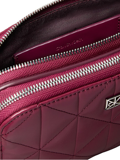 Çantë Calvin Klein Jeans Quilted Double Zip Camera, e vogël, lëkurë ekologjike, e zezë