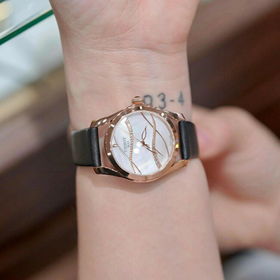 Orë për femra Tissot T-Wave, e zezë