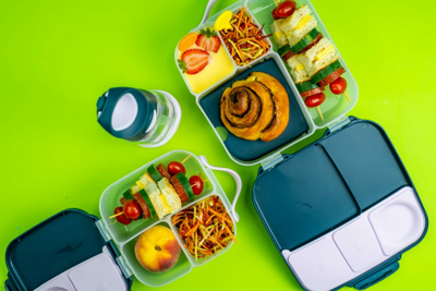 Kuti ushqimi b.box Mini Snack Box, me ndarje, blu jeshile
