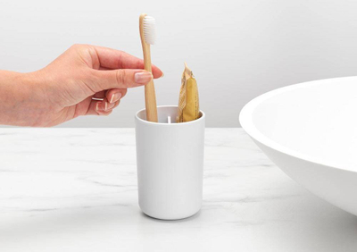 Mbajtës furçash dhëmbësh Brabantia, plastik, i bardhë