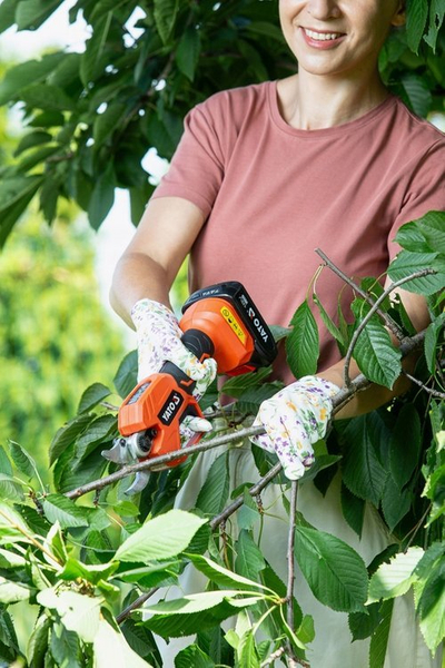 Gërshërë kopshti me bateri Yato 18V, brushless, pa bateri, portokalli
