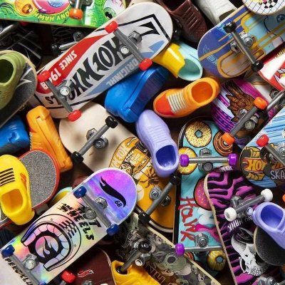 Lodër fingerboard Hot Wheels Skeletos Skate Singles, me këpucë plastike, për kalamoj 5+, shumëngjyrëshe