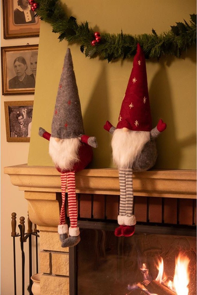 Figurë zbukuruese Krishtlindjesh Saska Christmas Gnome, 50cm, për ulje, gri me të kuqe