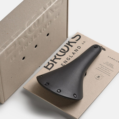 Selë biçiklete Brooks C13 Cambium, gjerësi 158mm, shina karboni, e zezë