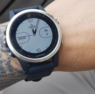 Orë dore Garmin Fenix 5S Blue band