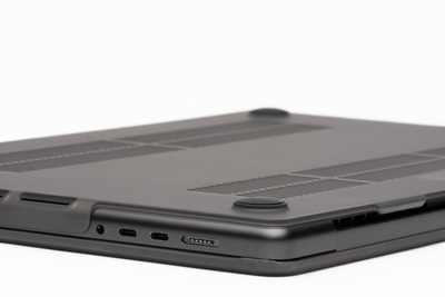 Etui ZAGG Snap On për MacBook Pro 13", M2 M1 2020, plastikë e tejdukshme gri