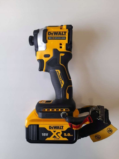 Vidëgoditës me bateri DeWALT 18V, 1/4", 5Ah, i verdhë