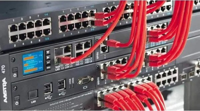 Kontroller telefoni IP Mitel 470, deri 400 përdorues, SIP, i zi