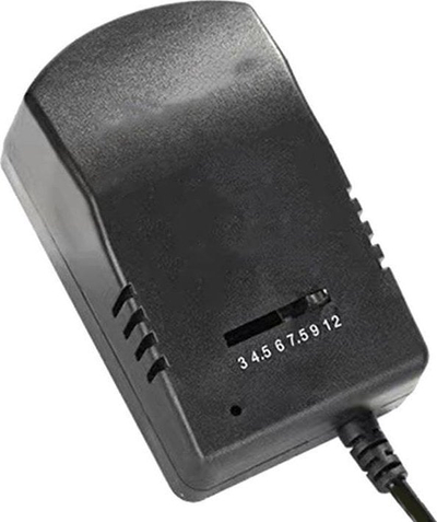 Karikues universal AC DC, 3V 12V, 6 konektorë, i zi