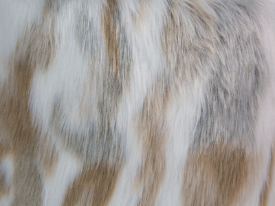 Tabure dekorativ TEXAS Faux Fur, këmbë druri, shumëngjyrësh