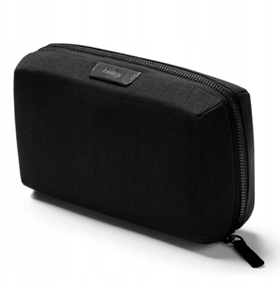 Etui organizuese Bellroy Tech Kit 2L, me xhepa rrjete, shirita elastikë, gri